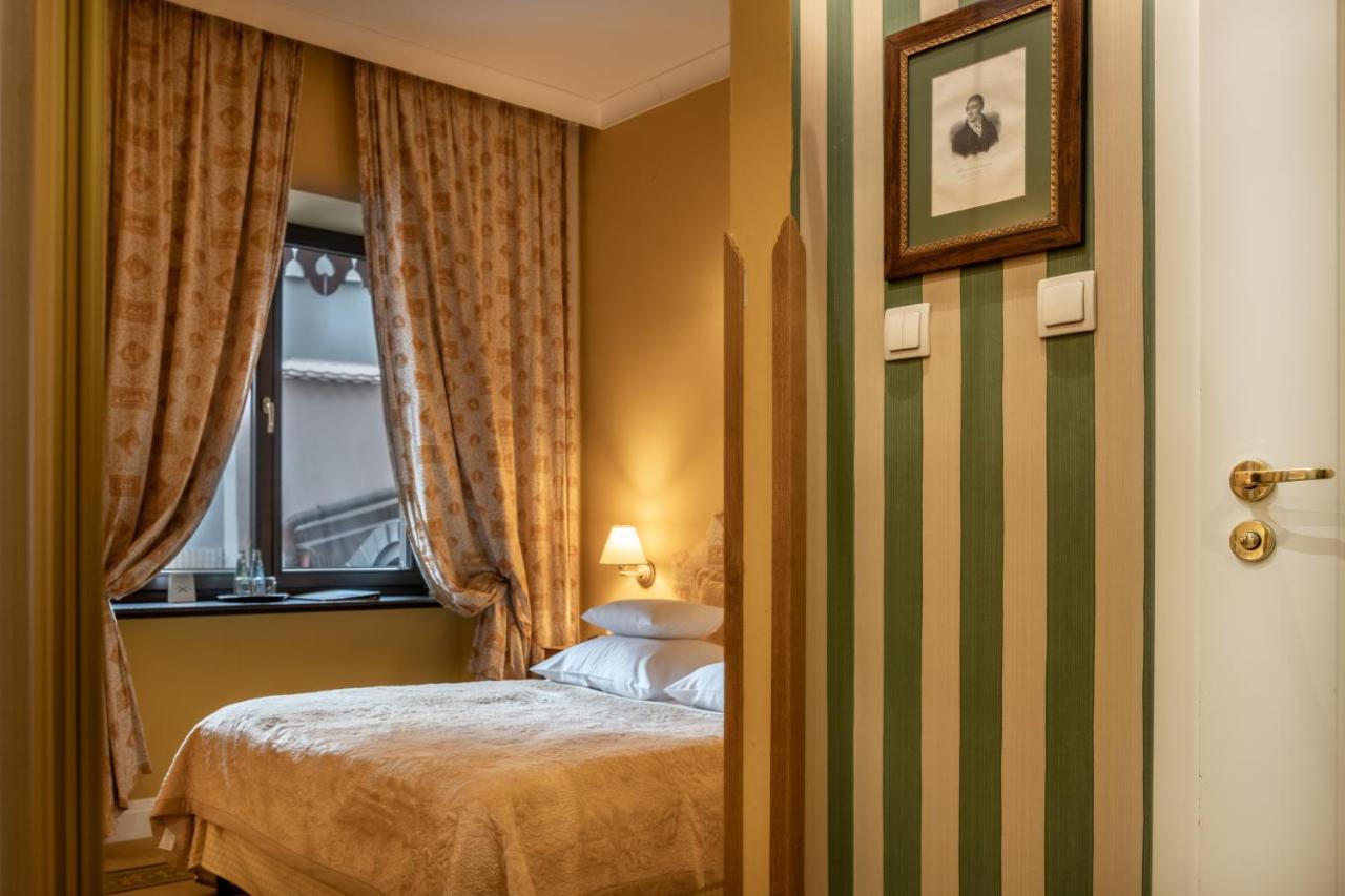 Hotel Grodek Krakow Exterior photo A room at the hotel