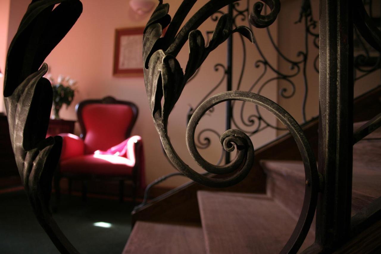 Hotel Grodek Krakow Exterior photo Staircase