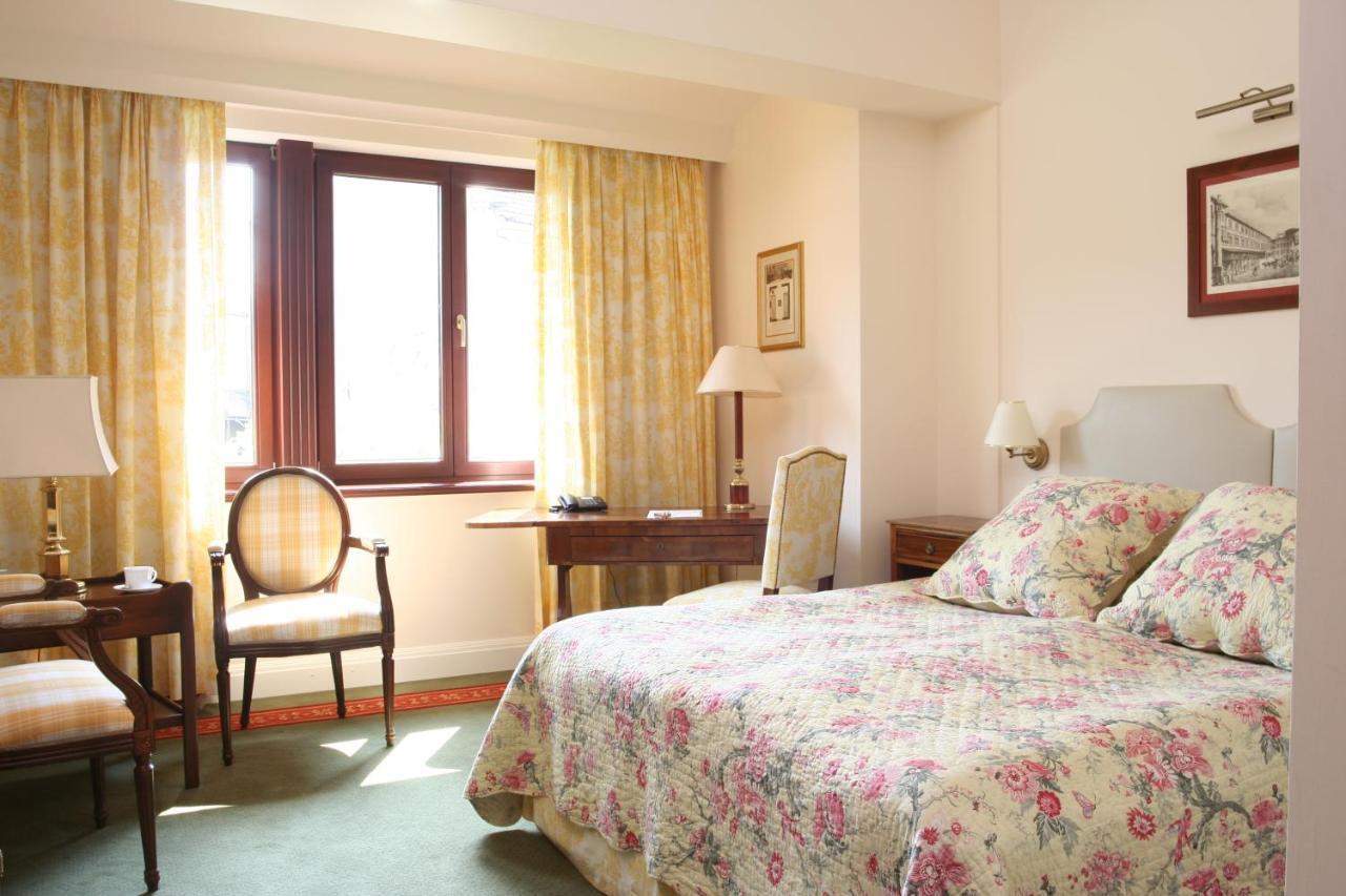 Hotel Grodek Krakow Exterior photo A room at the hotel